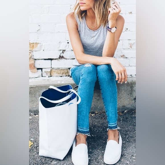 Vans - Picture 2 of 8